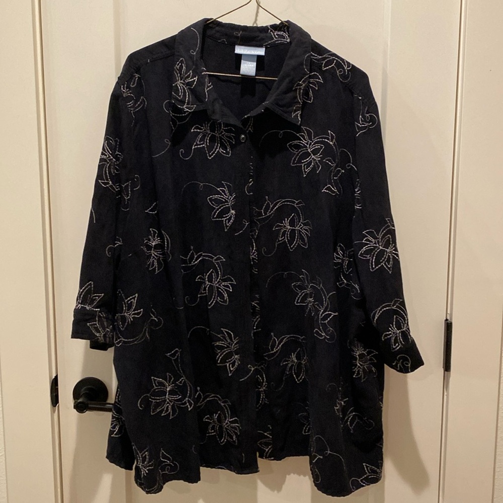 Liz & Me Ladies Plus Size Blouse. Suede feel w/Flower Design. 3X 26/28W